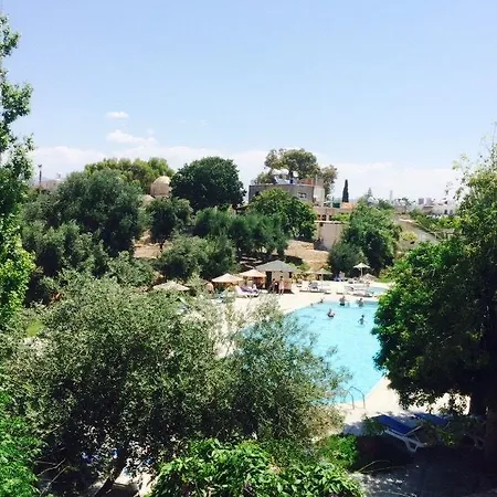 Modern Apt In Paphos Port - Pool & 50 M To The Sea Lägenhet