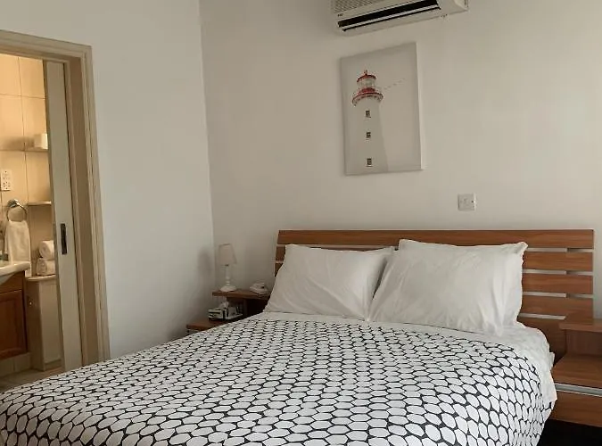 Appartamento Modern Apt In Paphos Port - Pool & 50 M To The Sea Paphos