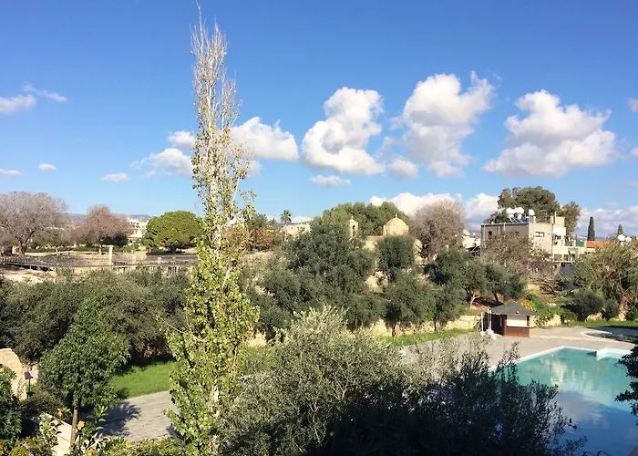 Appartamento Modern Apt In Paphos Port - Pool & 50 M To The Sea