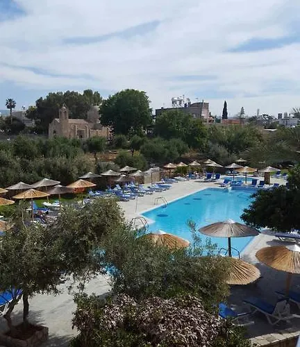 Appartamento Modern Apt In Paphos Port - Pool & 50 M To The Sea *