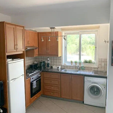 Modern Apt In Paphos Port - Pool & 50 M To The Sea *