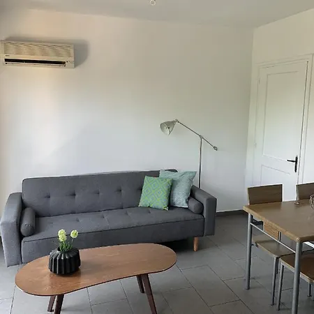 アパート Modern Apt In Paphos Port - Pool & 50 M To The Sea パ フォス