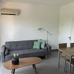 Apartmán Modern Apt In Paphos Port - Pool & 50 M To The Sea Paphos