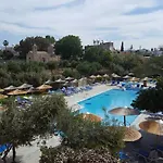 Apartmán Modern Apt In Paphos Port - Pool & 50 M To The Sea *