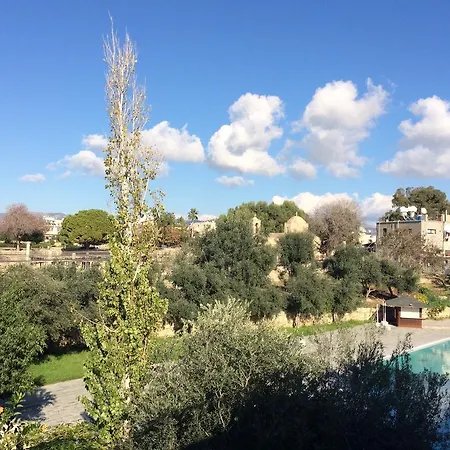 Apartmán Modern Apt In Paphos Port - Pool & 50 M To The Sea